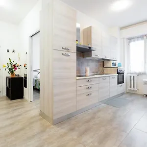  Appartamento Renovated Flat Subway Yellow Line