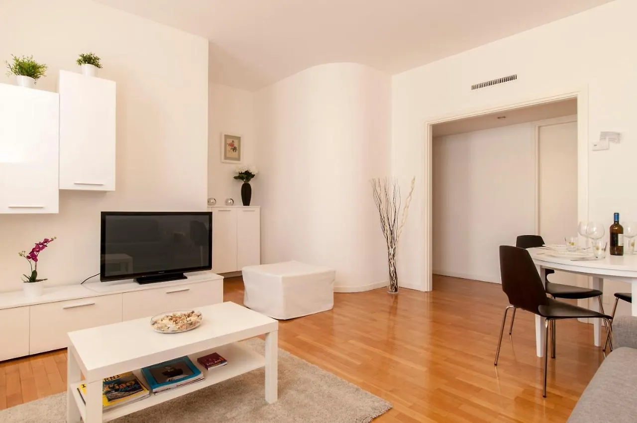 Milan Royal Suites - Centro Cadorna Italia