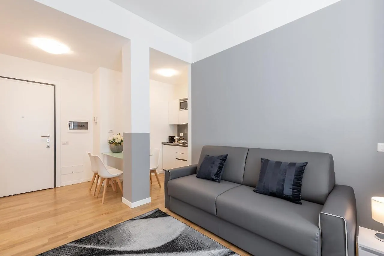 Milan Royal Suites - Centro Cadorna 0*,  Italia