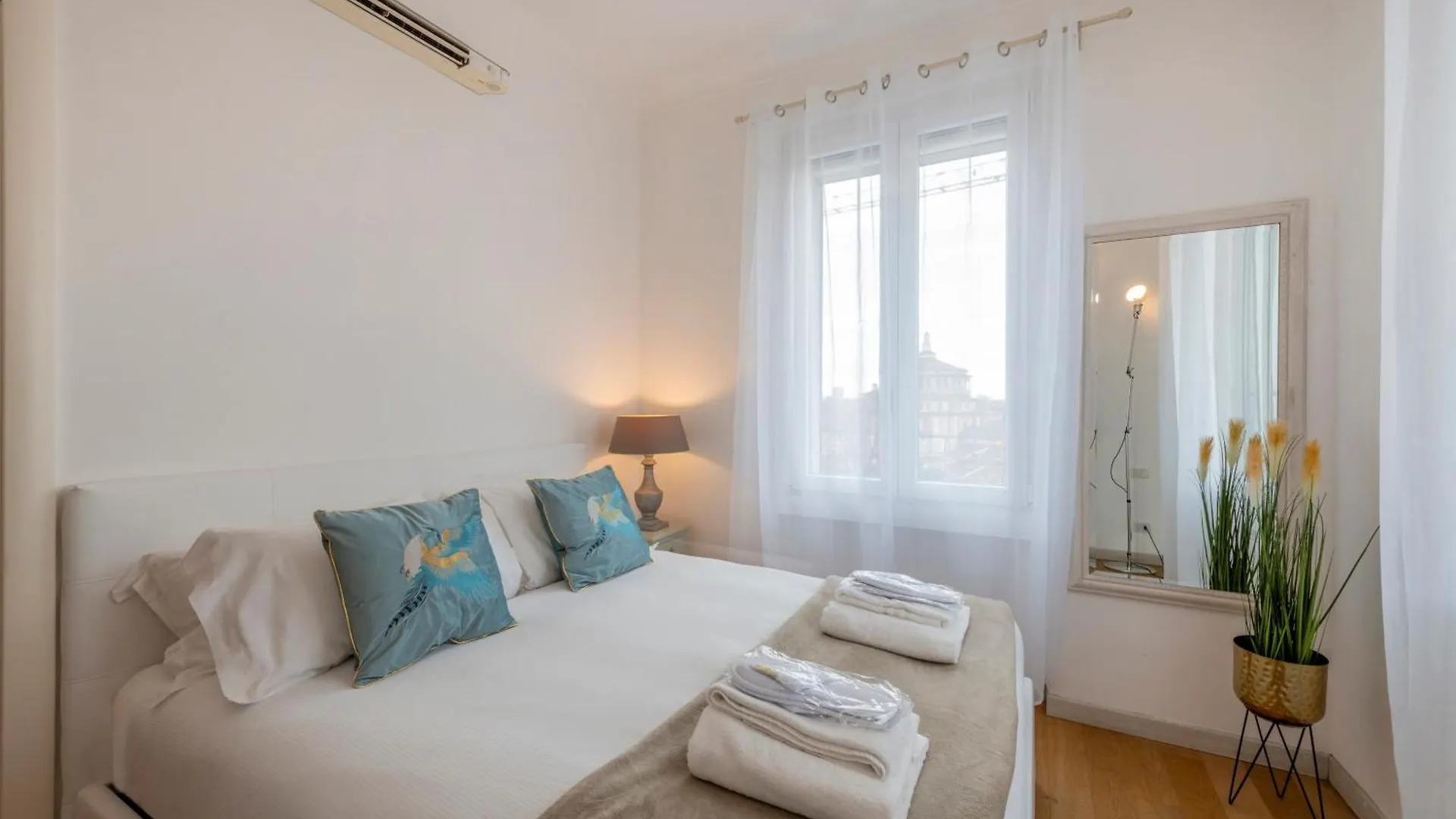 Milan Royal Suites - Centro Cadorna Apartamento