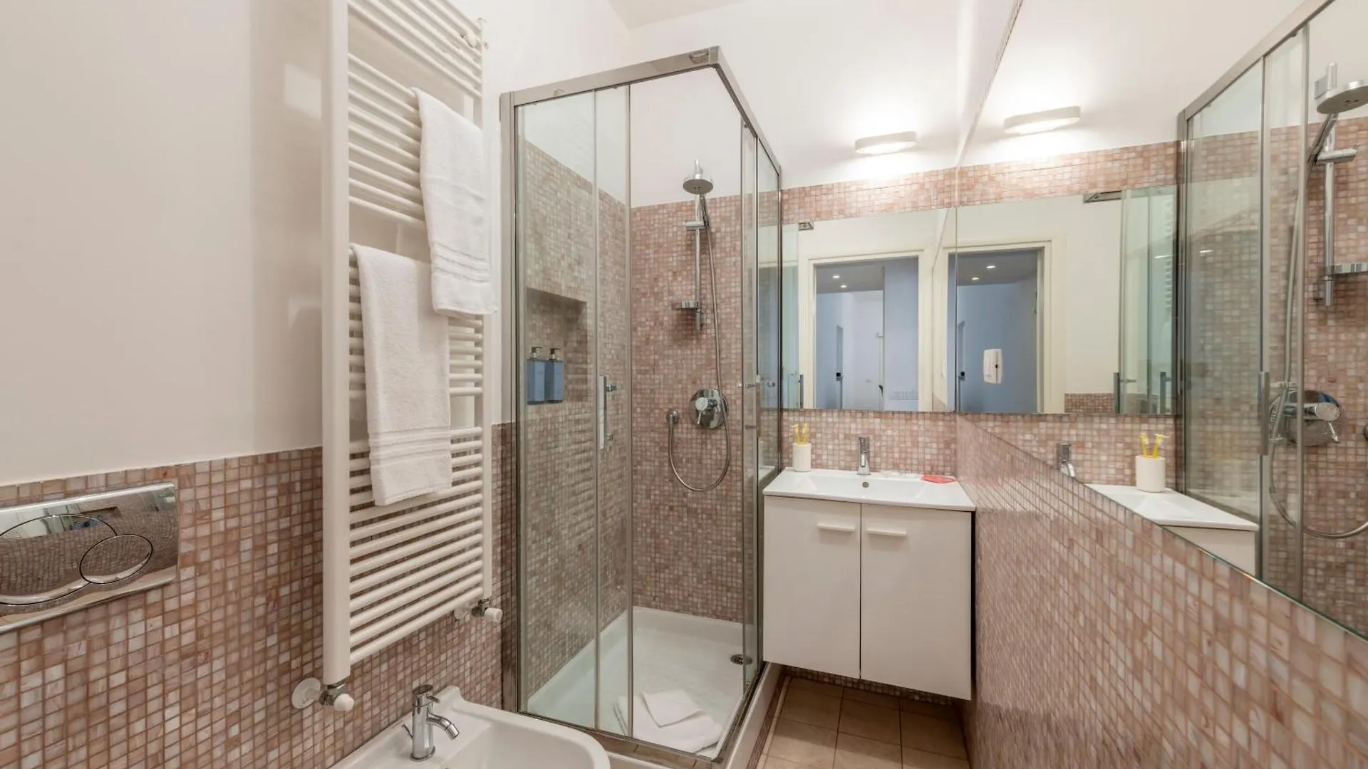 Milan Royal Suites - Centro Cadorna Apartamento