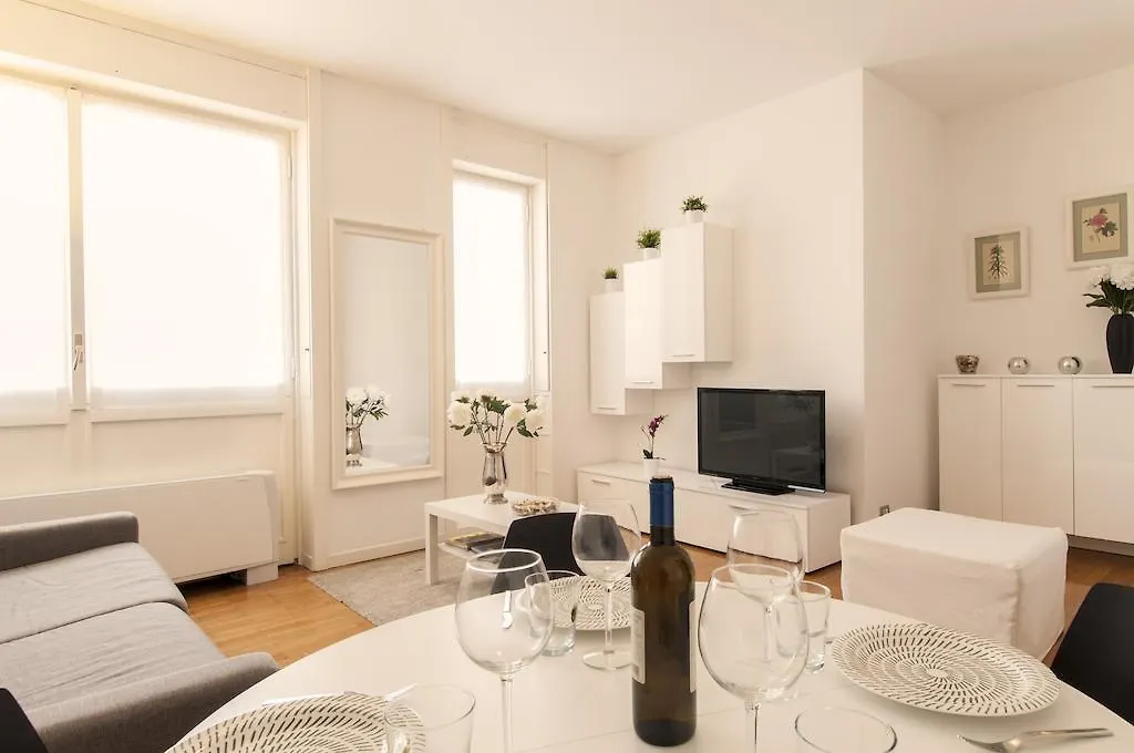 Milan Royal Suites - Centro Cadorna Apartamento